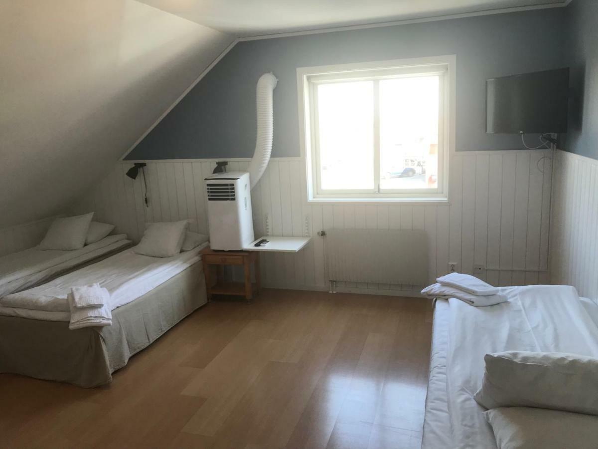 Klovabo Bed & Breakfast เฮอเนอ ภายนอก รูปภาพ